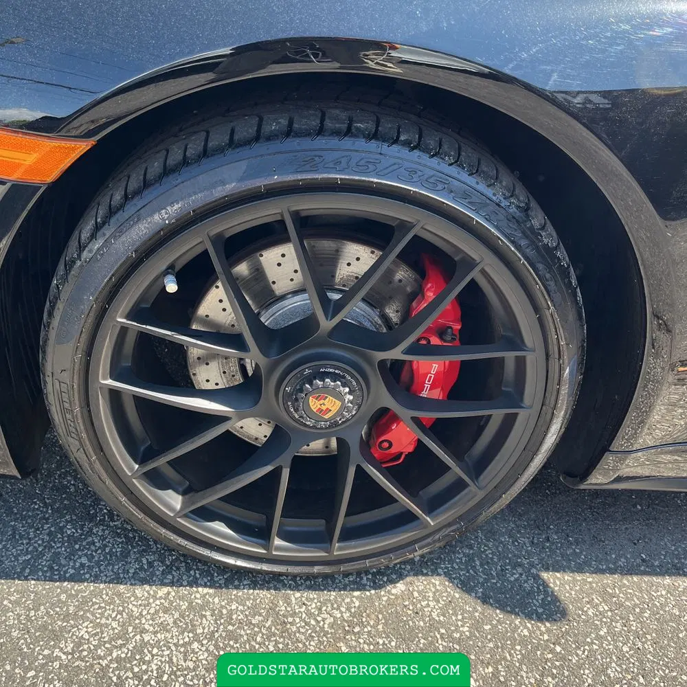 2019 Porsche 911 Carrera 4 GTS