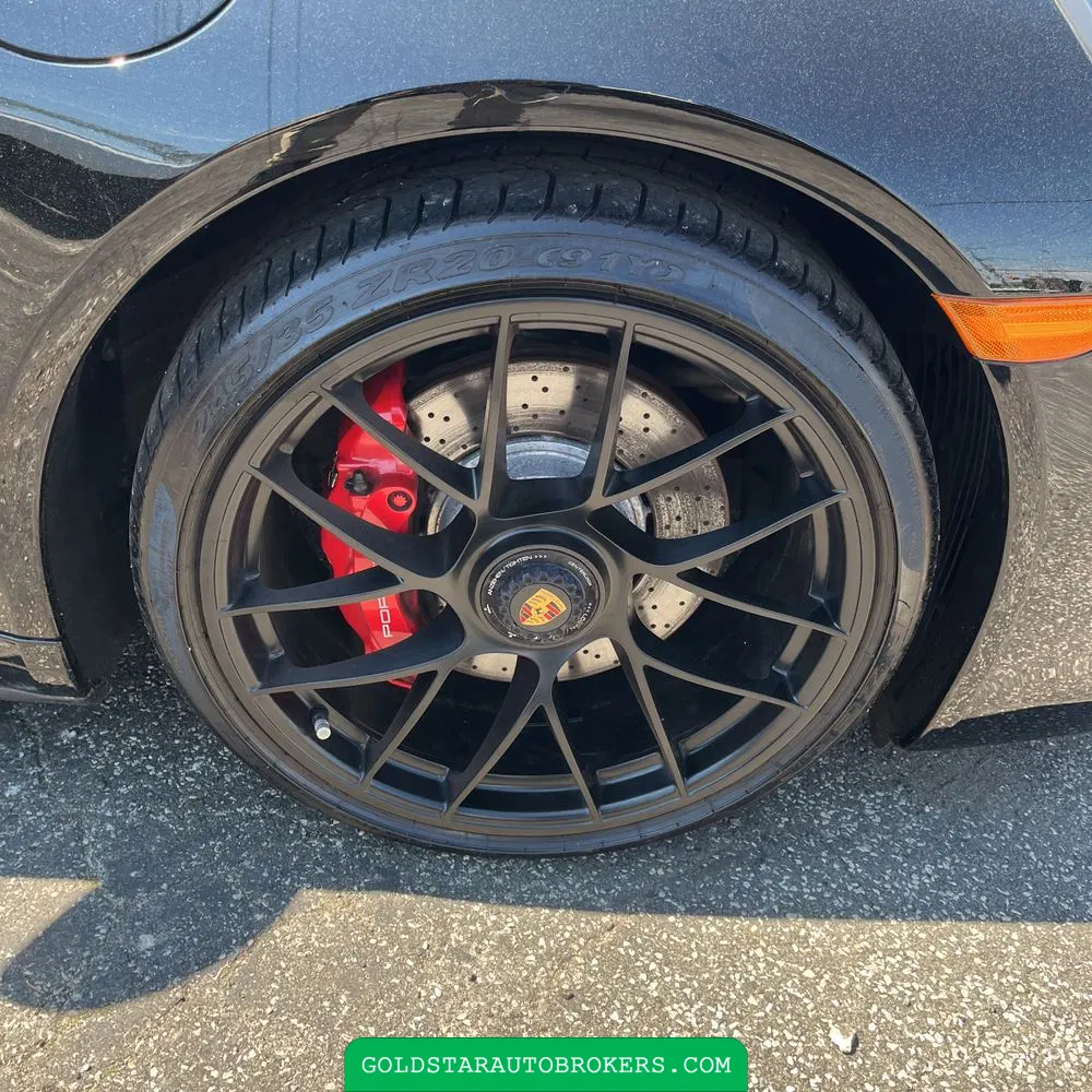 2019 Porsche 911 Carrera 4 GTS