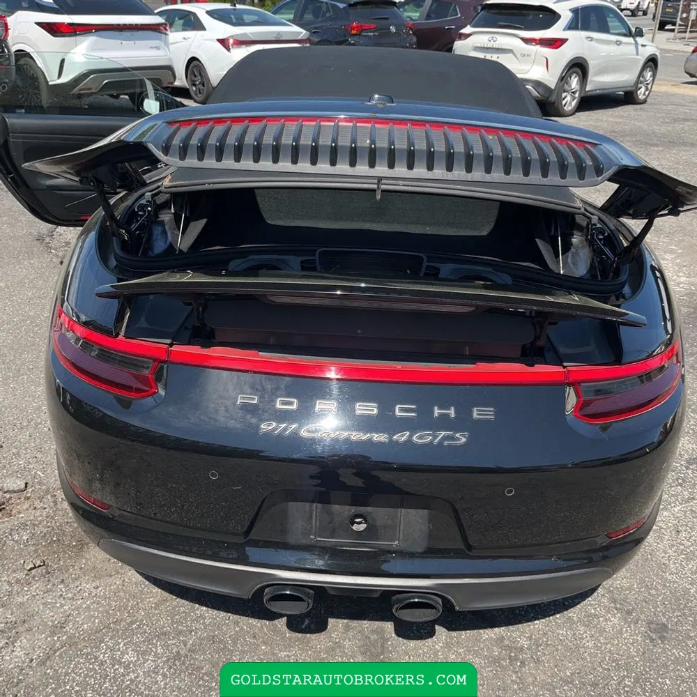 2019 Porsche 911 Carrera 4 GTS