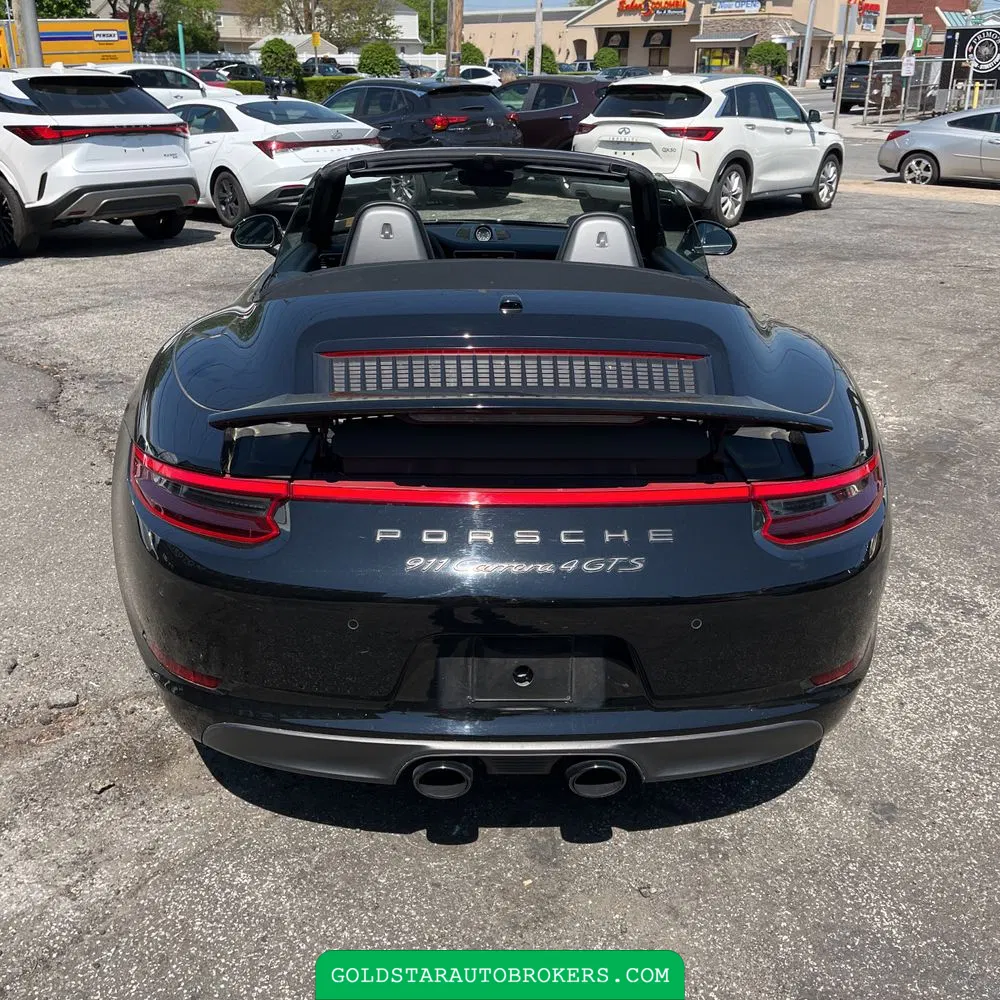 2019 Porsche 911 Carrera 4 GTS
