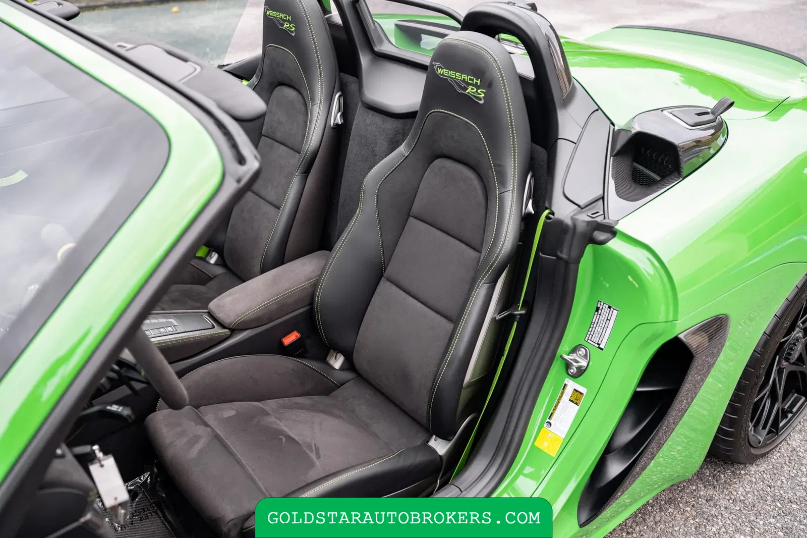 2024 Porsche 718 Spyder RS Weissach