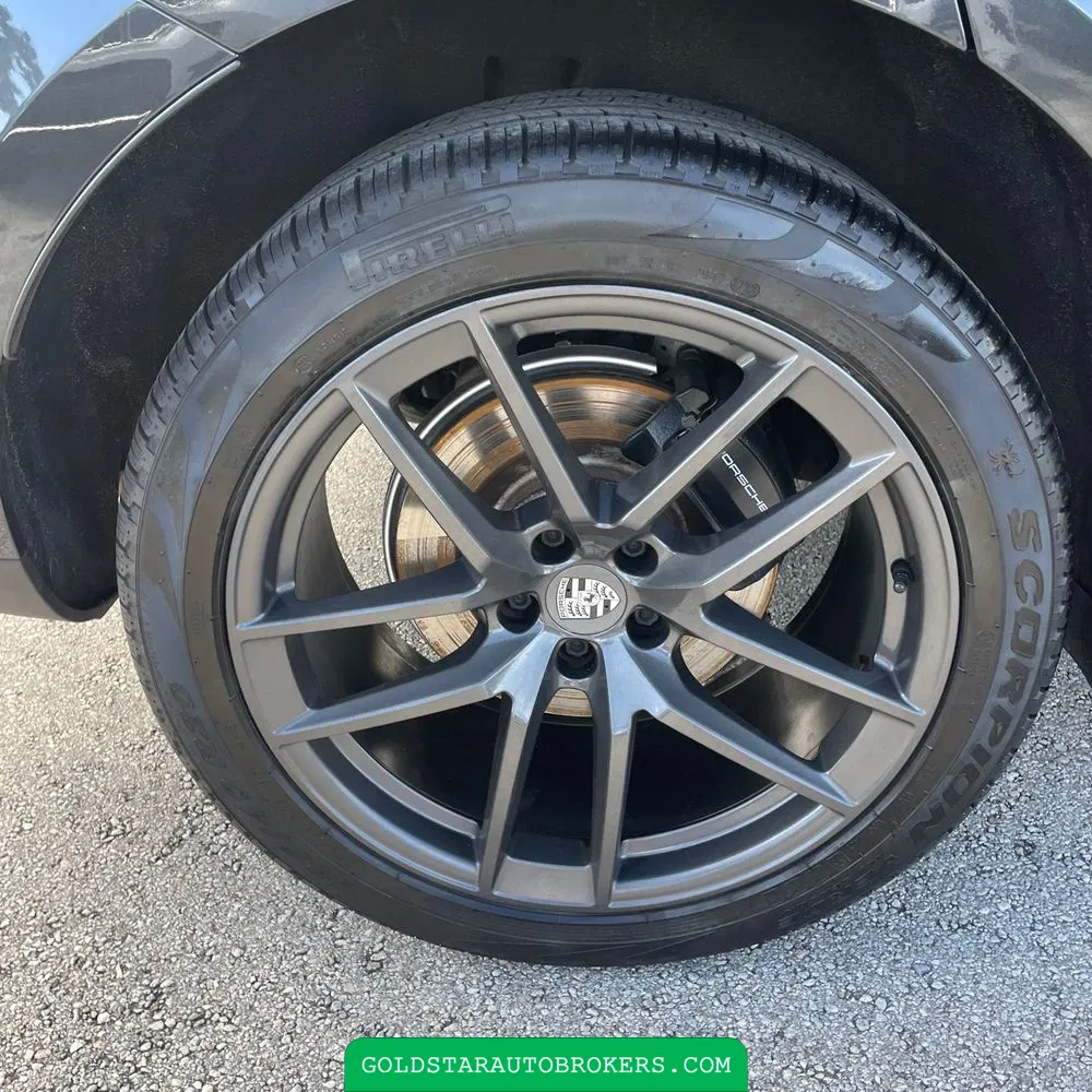 2023 Porsche Macan T