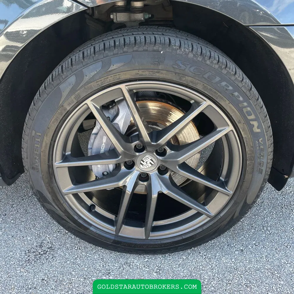 2023 Porsche Macan T