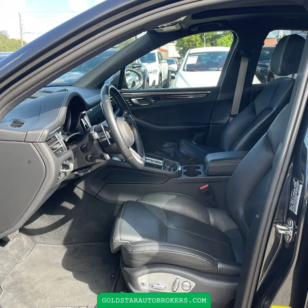 2023 Porsche Macan T