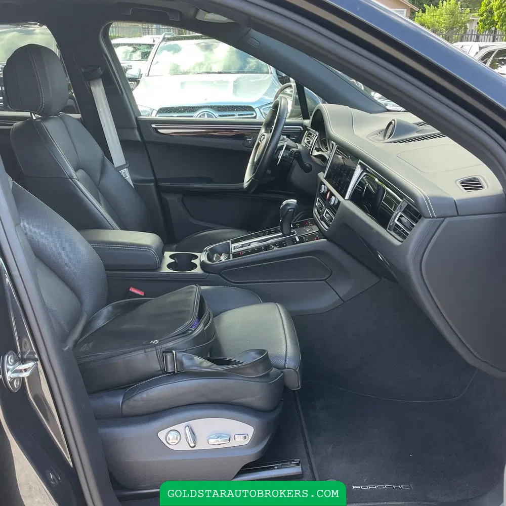 2023 Porsche Macan T