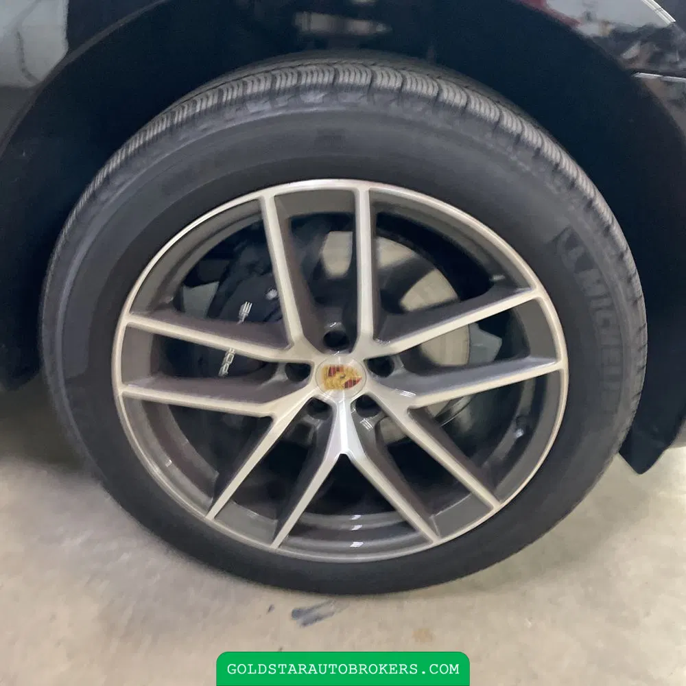 2024 Porsche Macan Base