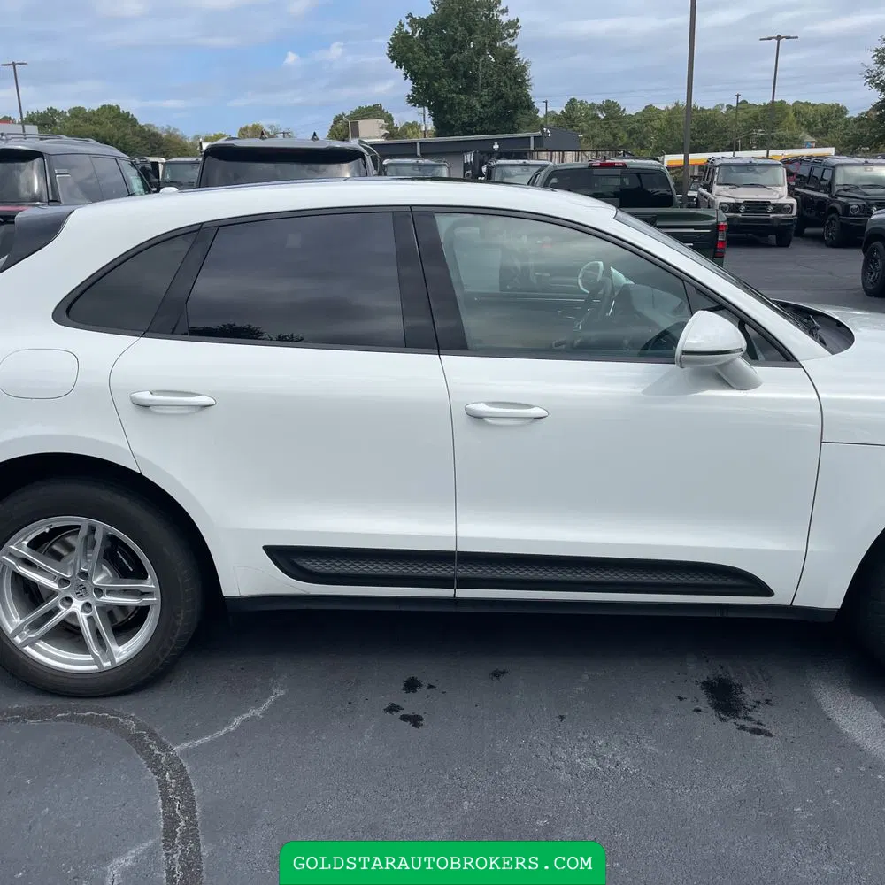 2022 Porsche Macan Base