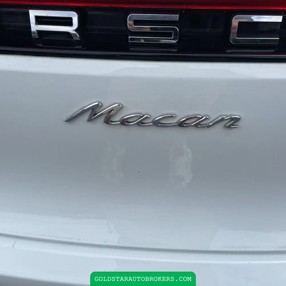 2022 Porsche Macan Base