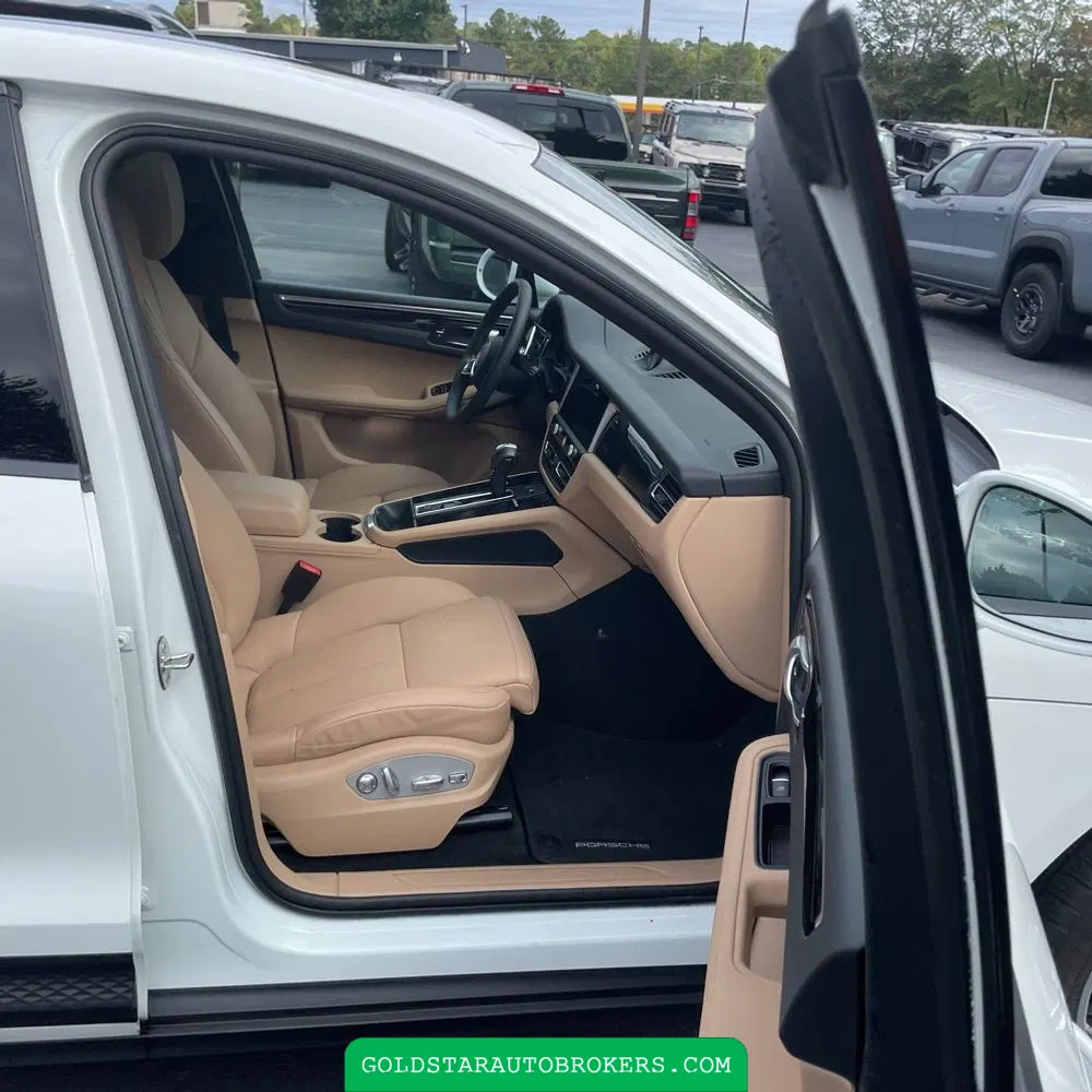 2022 Porsche Macan Base