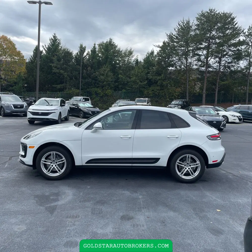 2022 Porsche Macan Base