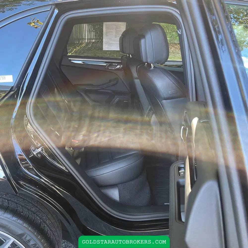 2024 Porsche Macan Base