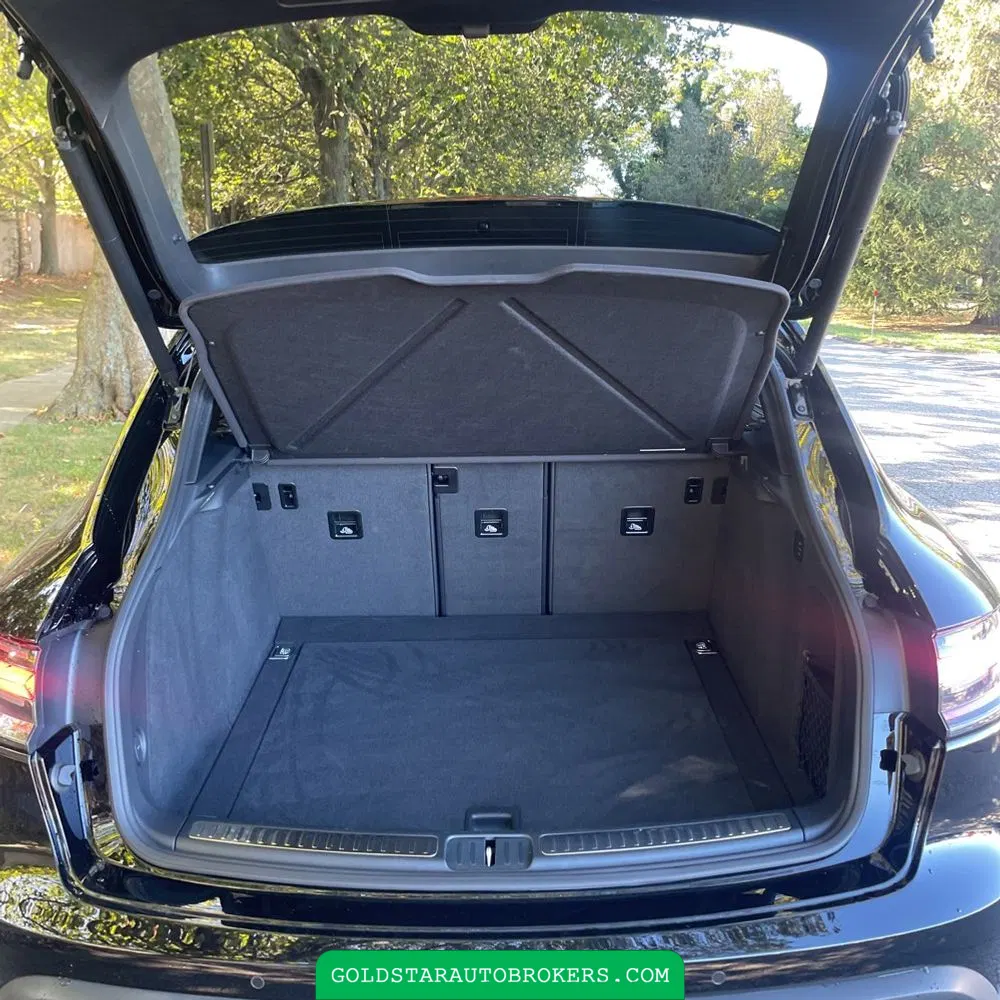 2024 Porsche Macan Base