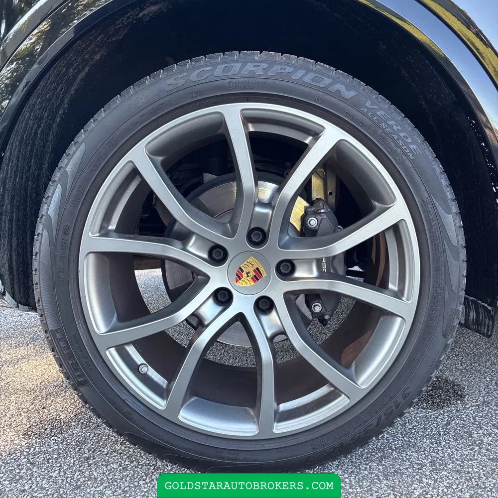 2023 Porsche Cayenne Platinum Edition