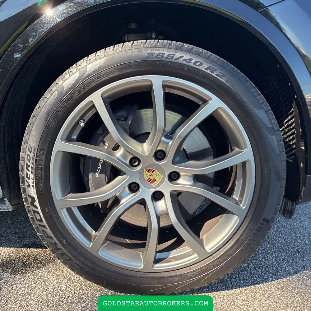 2023 Porsche Cayenne Platinum Edition