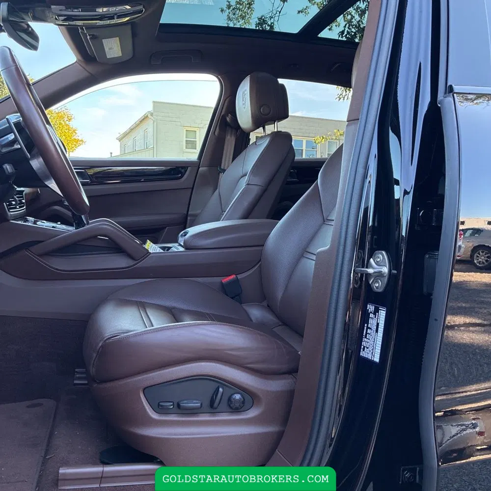 2023 Porsche Cayenne Platinum Edition