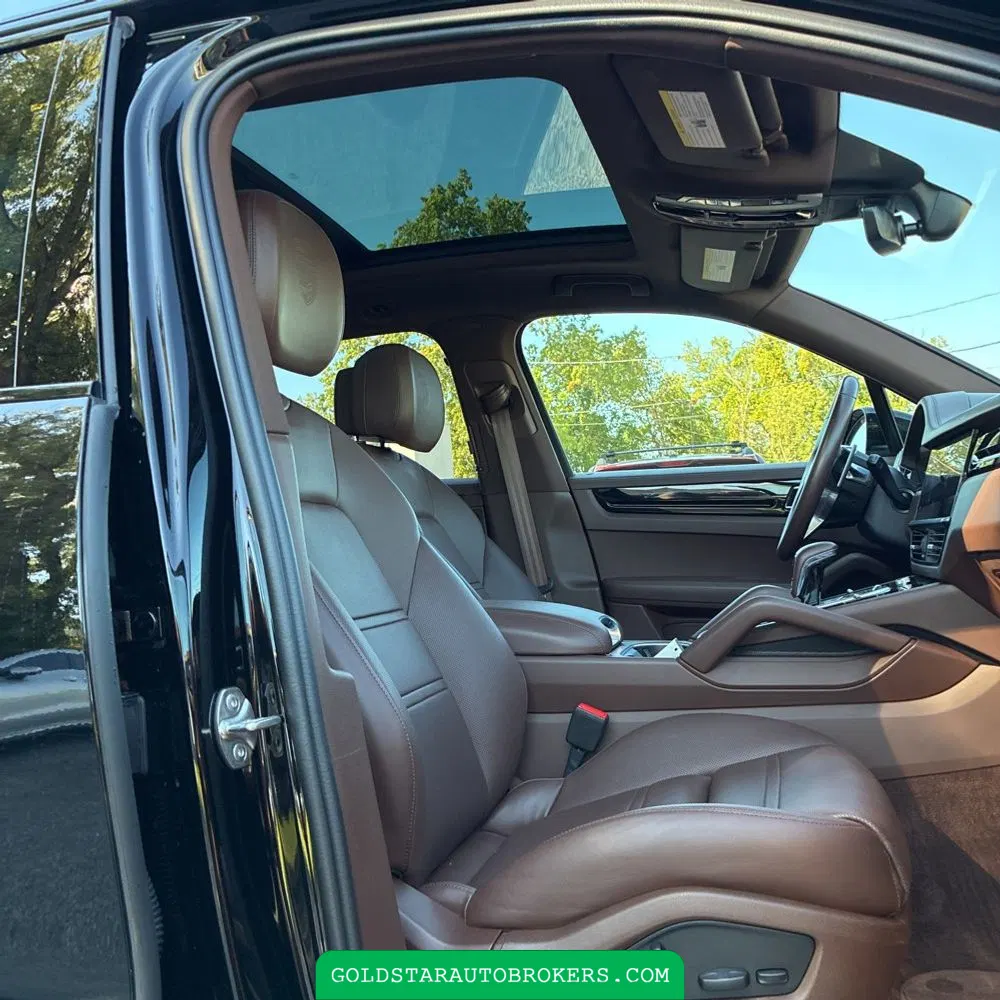 2023 Porsche Cayenne Platinum Edition