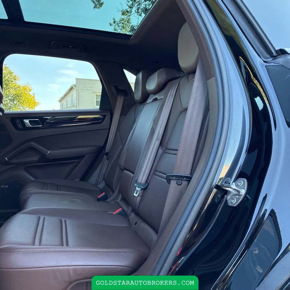 2023 Porsche Cayenne Platinum Edition