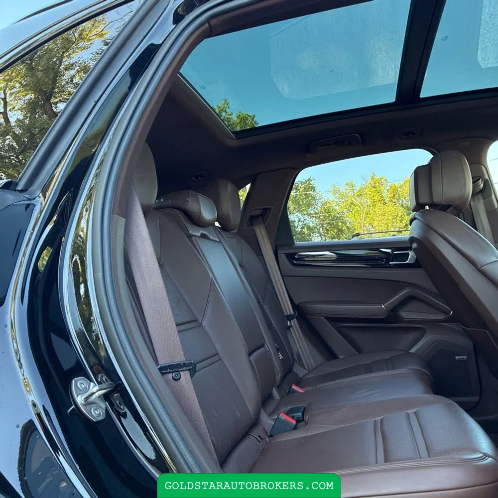2023 Porsche Cayenne Platinum Edition