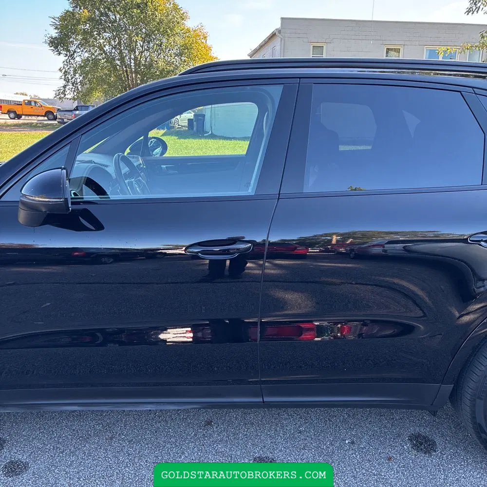2023 Porsche Cayenne Platinum Edition