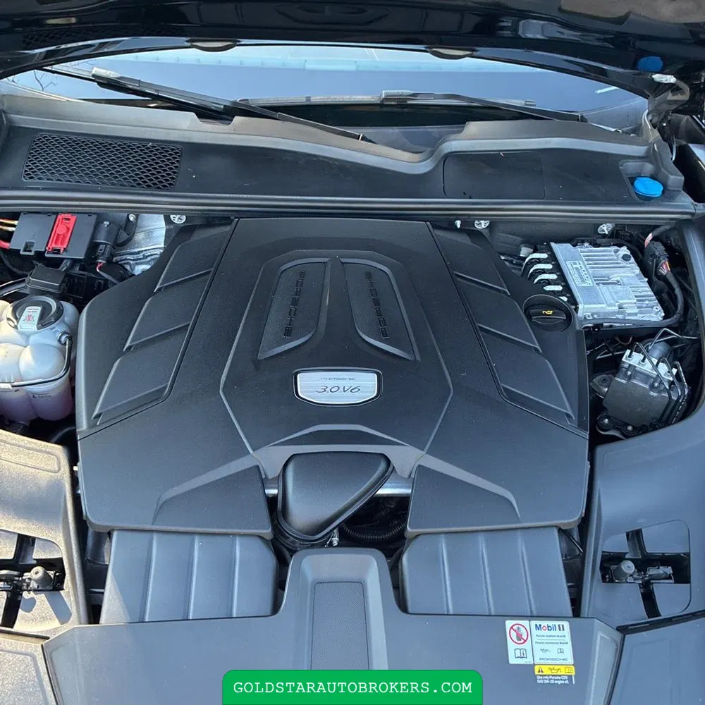 2023 Porsche Cayenne Platinum Edition