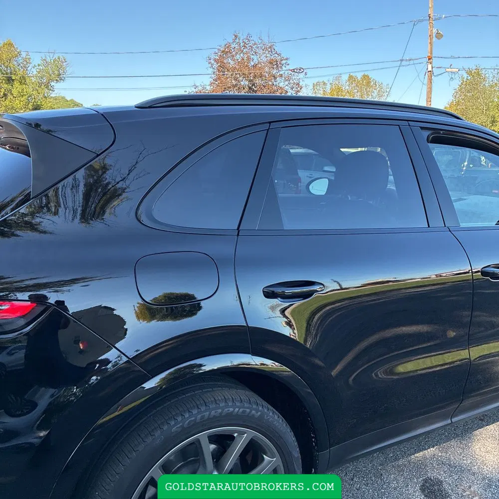 2023 Porsche Cayenne Platinum Edition