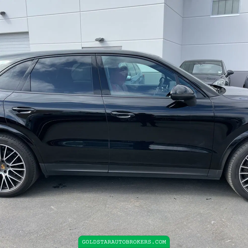 2021 Porsche Cayenne Base