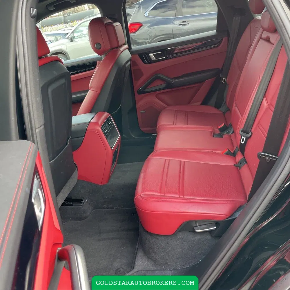 2021 Porsche Cayenne Base