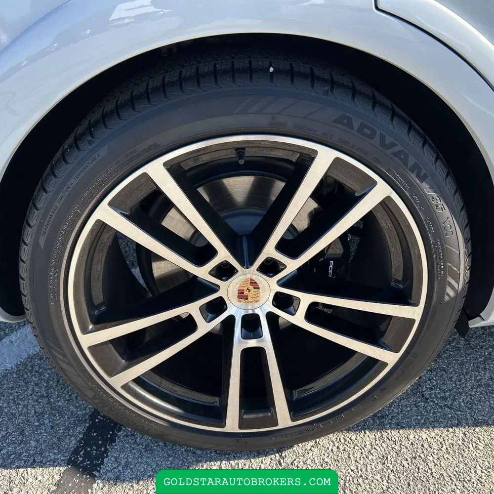 2025 Porsche Cayenne GTS