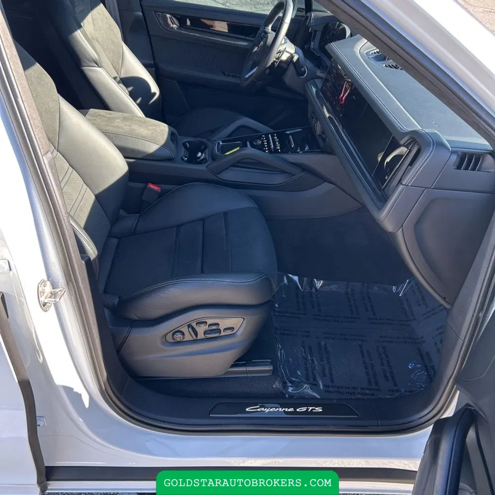 2025 Porsche Cayenne GTS