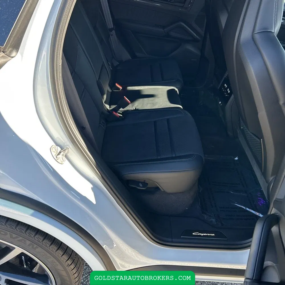 2025 Porsche Cayenne GTS