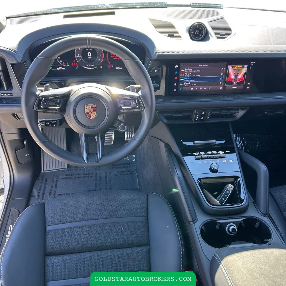 2025 Porsche Cayenne GTS