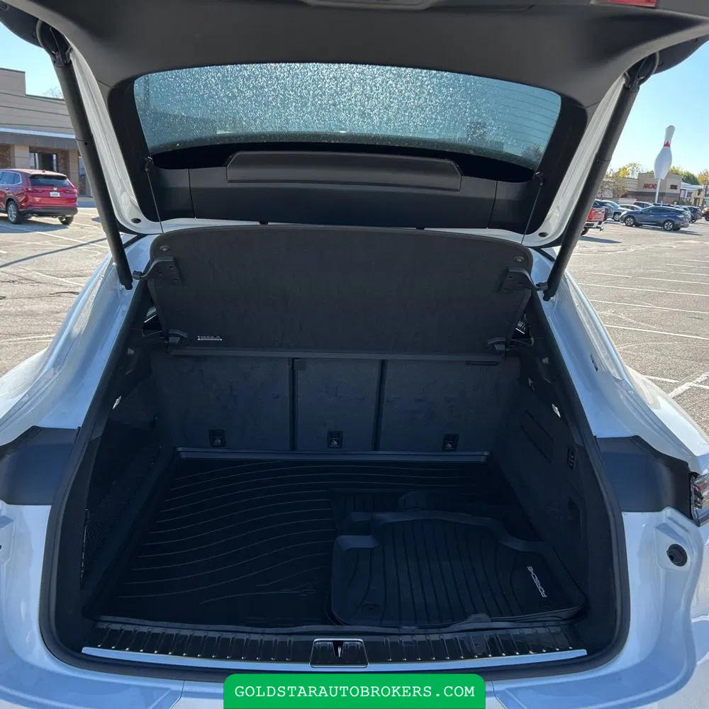 2025 Porsche Cayenne GTS