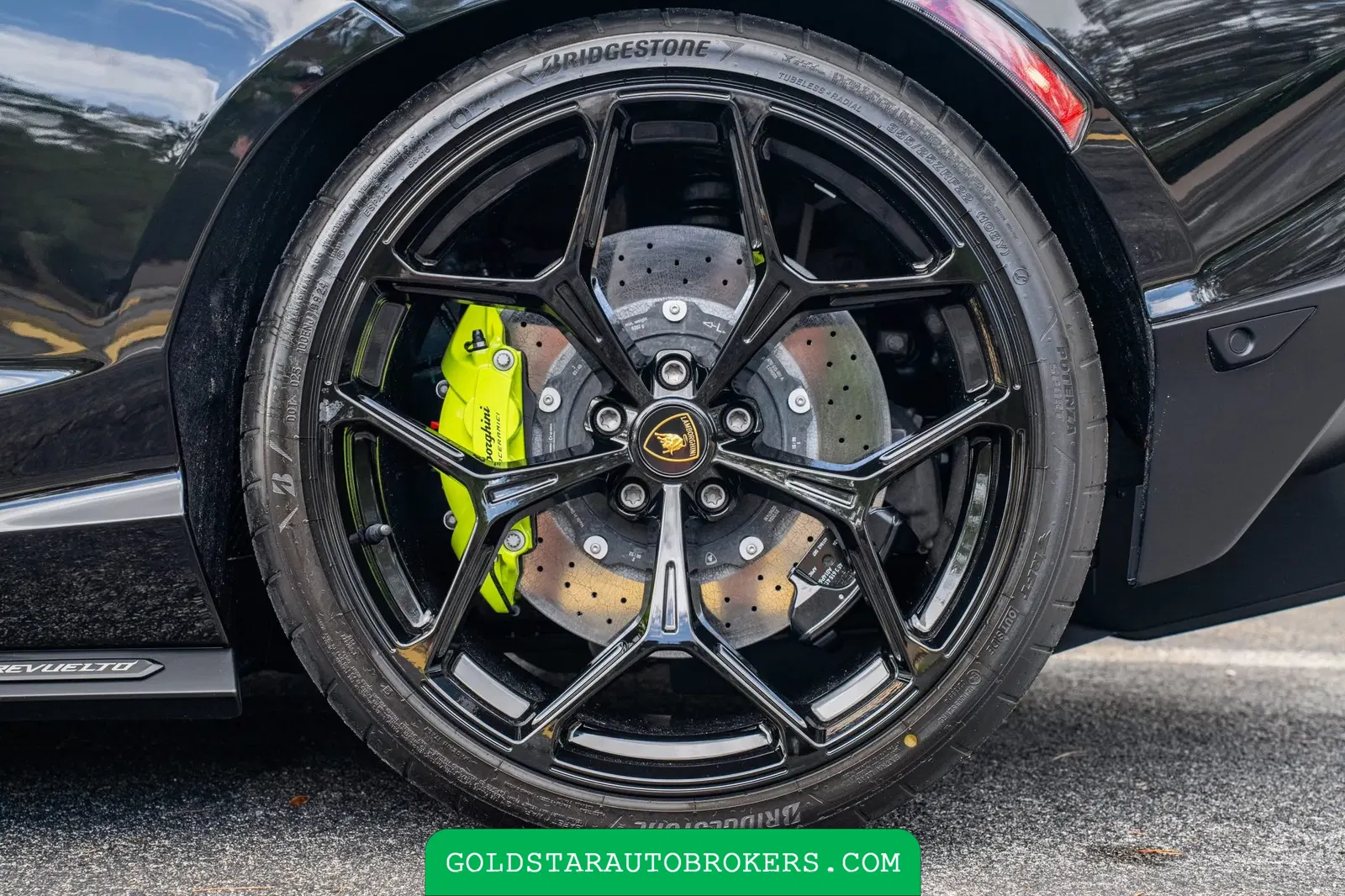2024 Lamborghini Revuelto