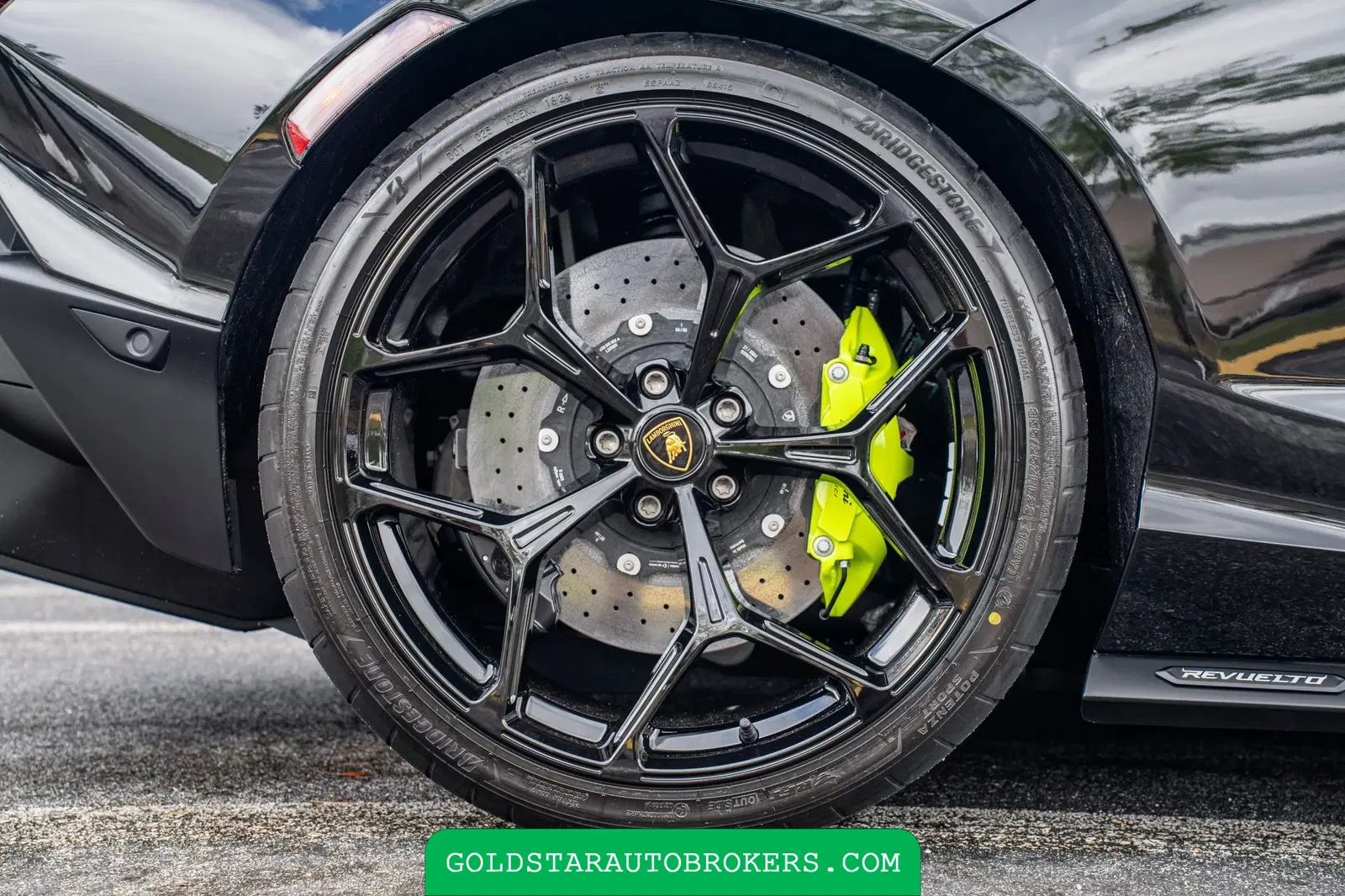 2024 Lamborghini Revuelto