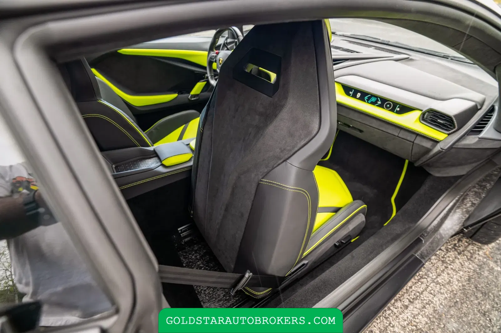 2024 Lamborghini Revuelto