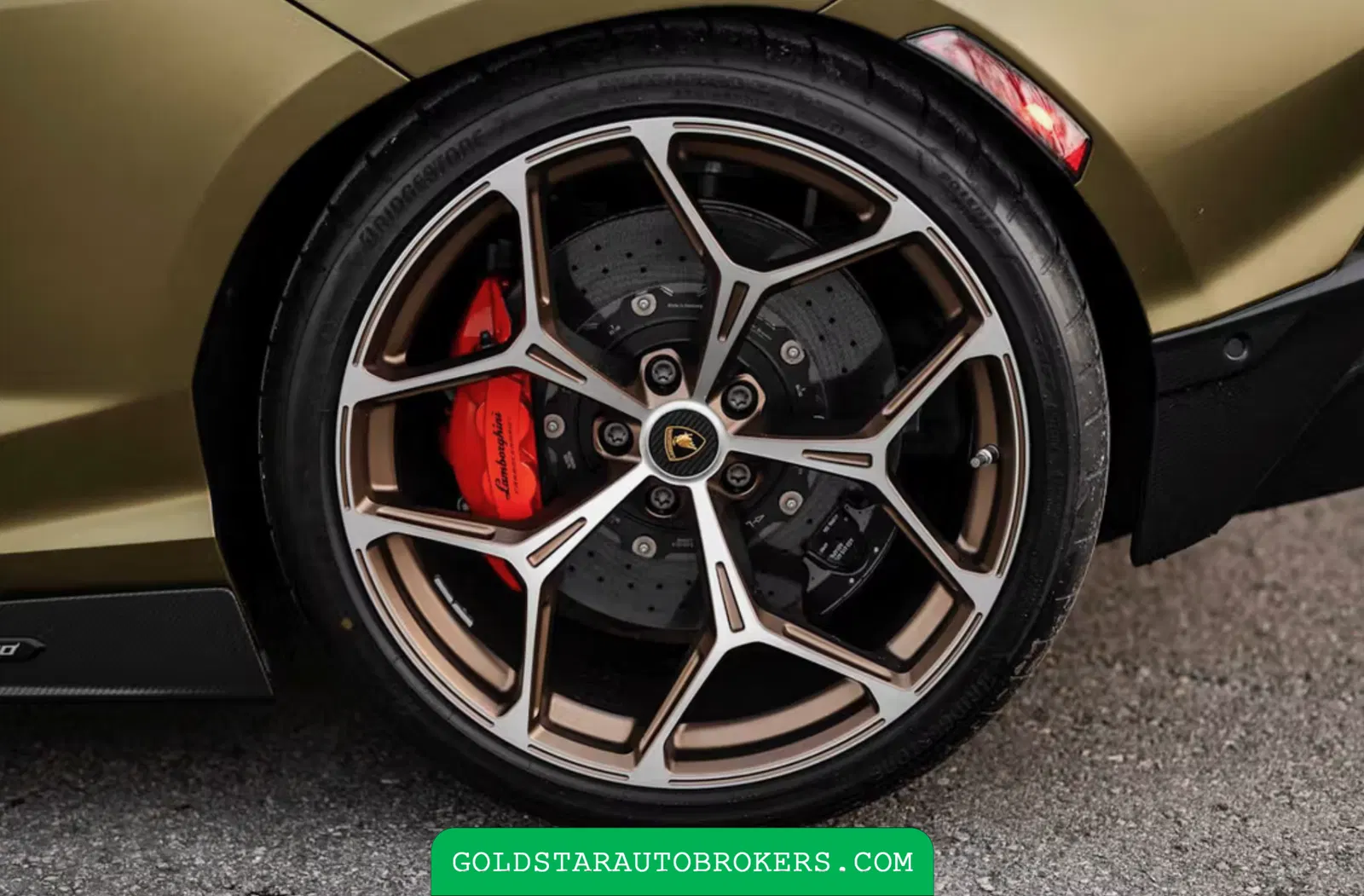 2025 Lamborghini Revuelto