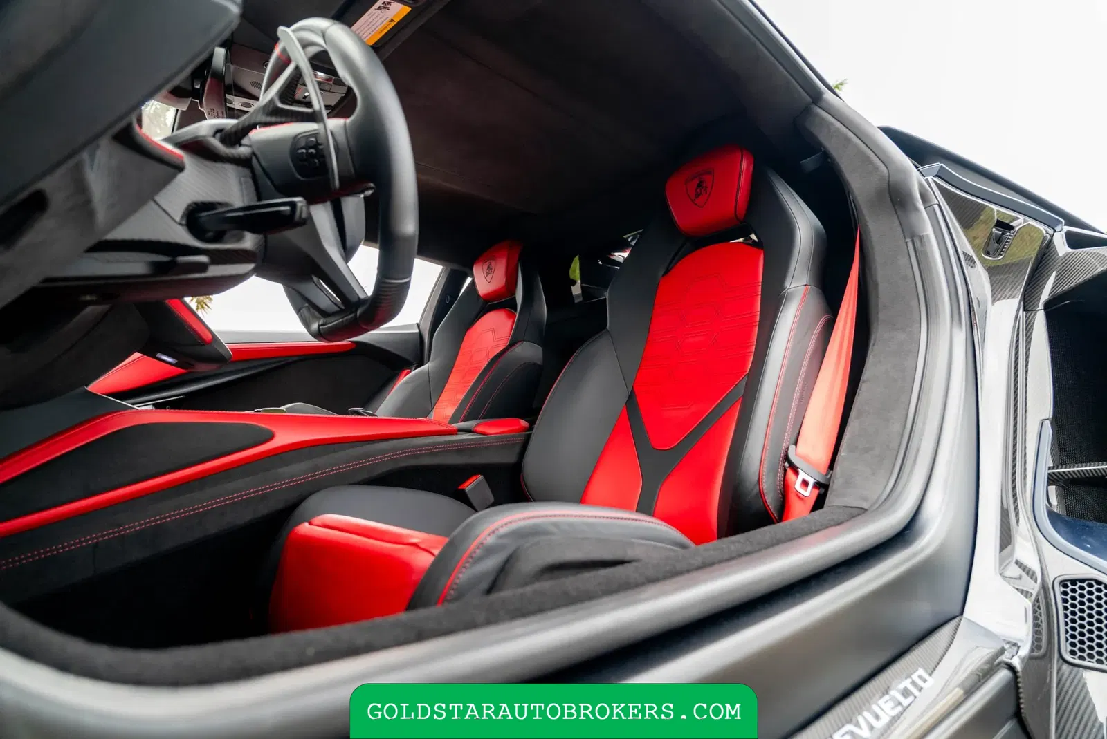 2025 Lamborghini Revuelto