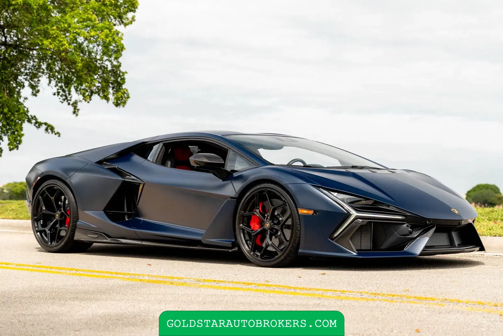 2025 Lamborghini Revuelto
