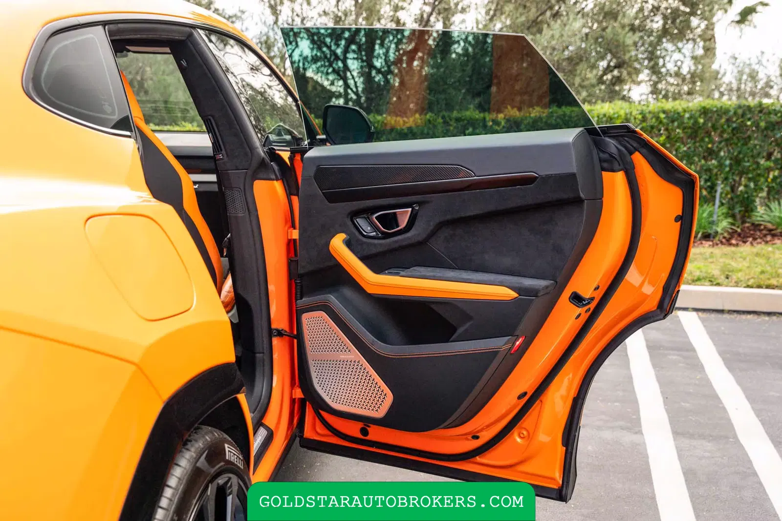 2022 Lamborghini Urus Pearl Capsule