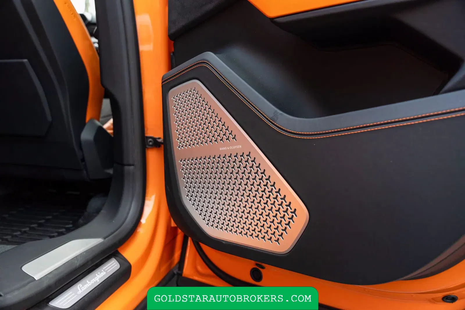 2022 Lamborghini Urus Pearl Capsule