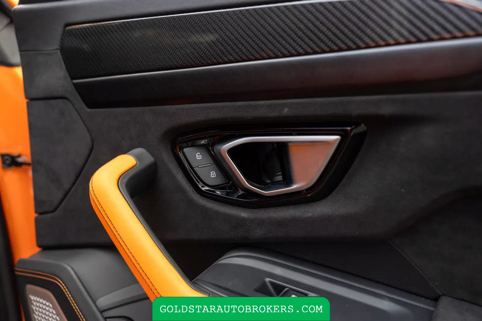 2022 Lamborghini Urus Pearl Capsule