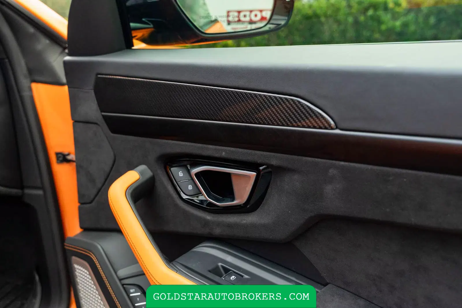 2022 Lamborghini Urus Pearl Capsule