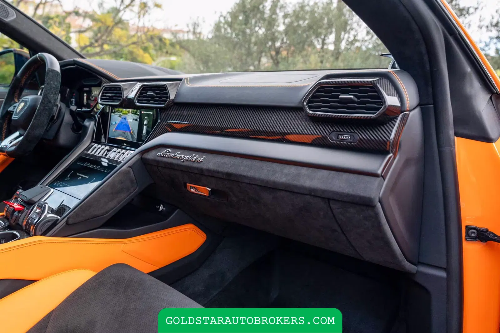 2022 Lamborghini Urus Pearl Capsule