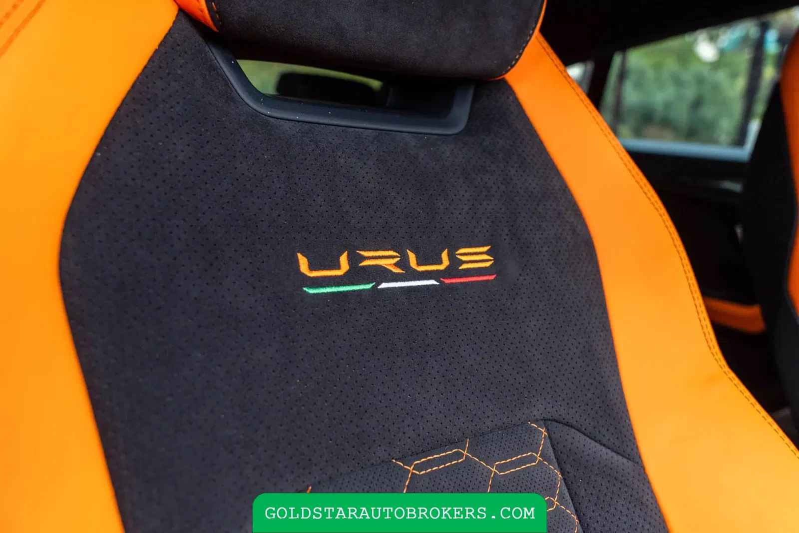 2022 Lamborghini Urus Pearl Capsule