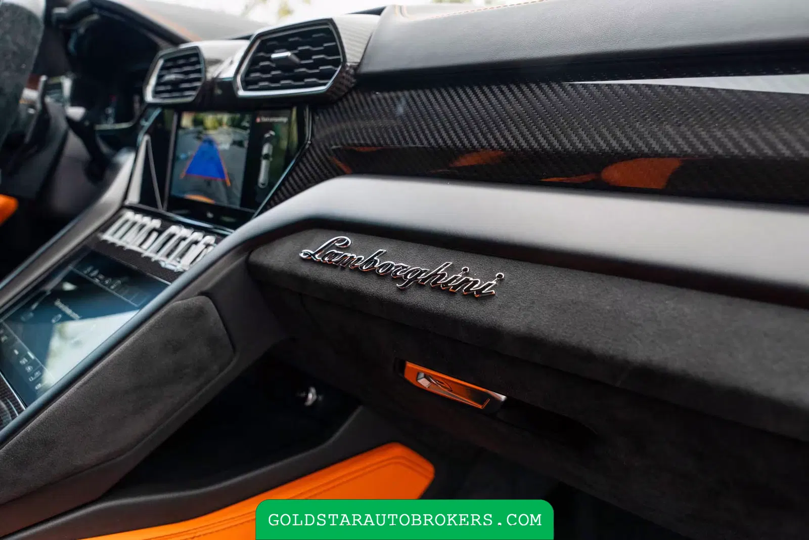 2022 Lamborghini Urus Pearl Capsule