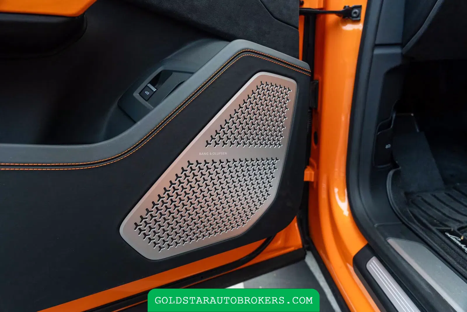 2022 Lamborghini Urus Pearl Capsule
