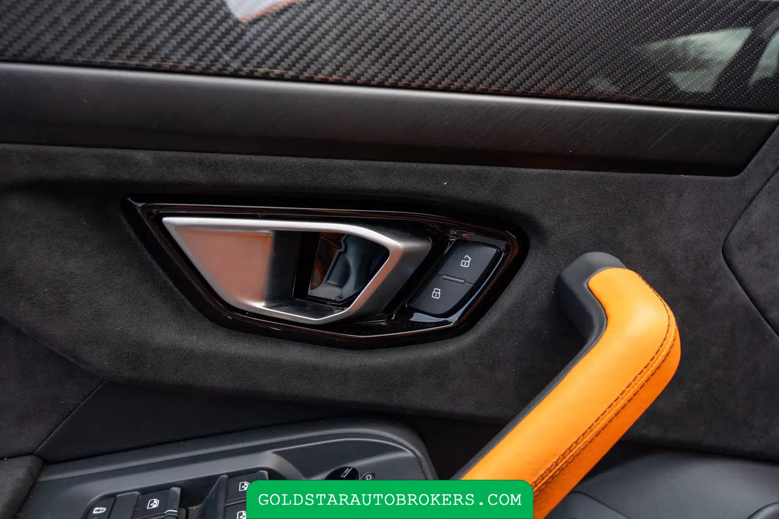 2022 Lamborghini Urus Pearl Capsule
